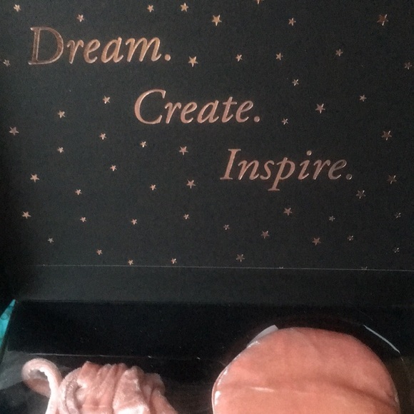 Pink Velvet Eye Mask with Drawstring Pouch - Picture 3 of 6